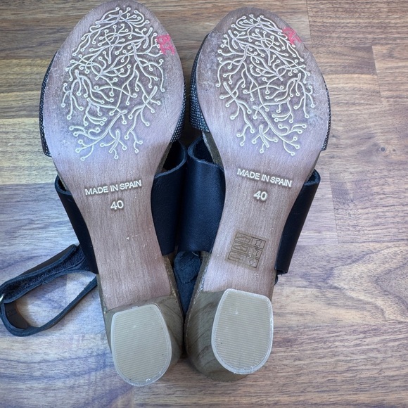 Unity in Diversity Wooden Heel Sandal Leather 40 - Picture 7 of 9